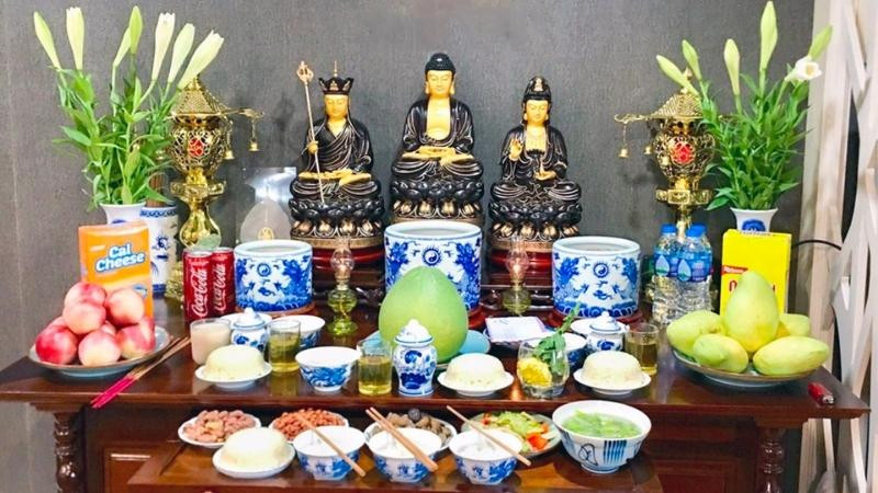Làm lễ dời bàn thờ