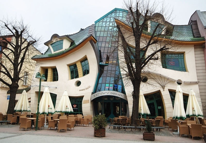 Tòa nhà Krzywy Domek, Ba Lan